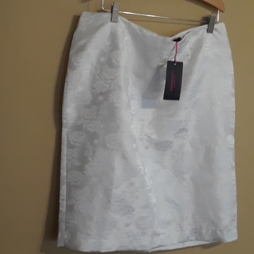 MIDNIGHT VELET WHITE SKIRT